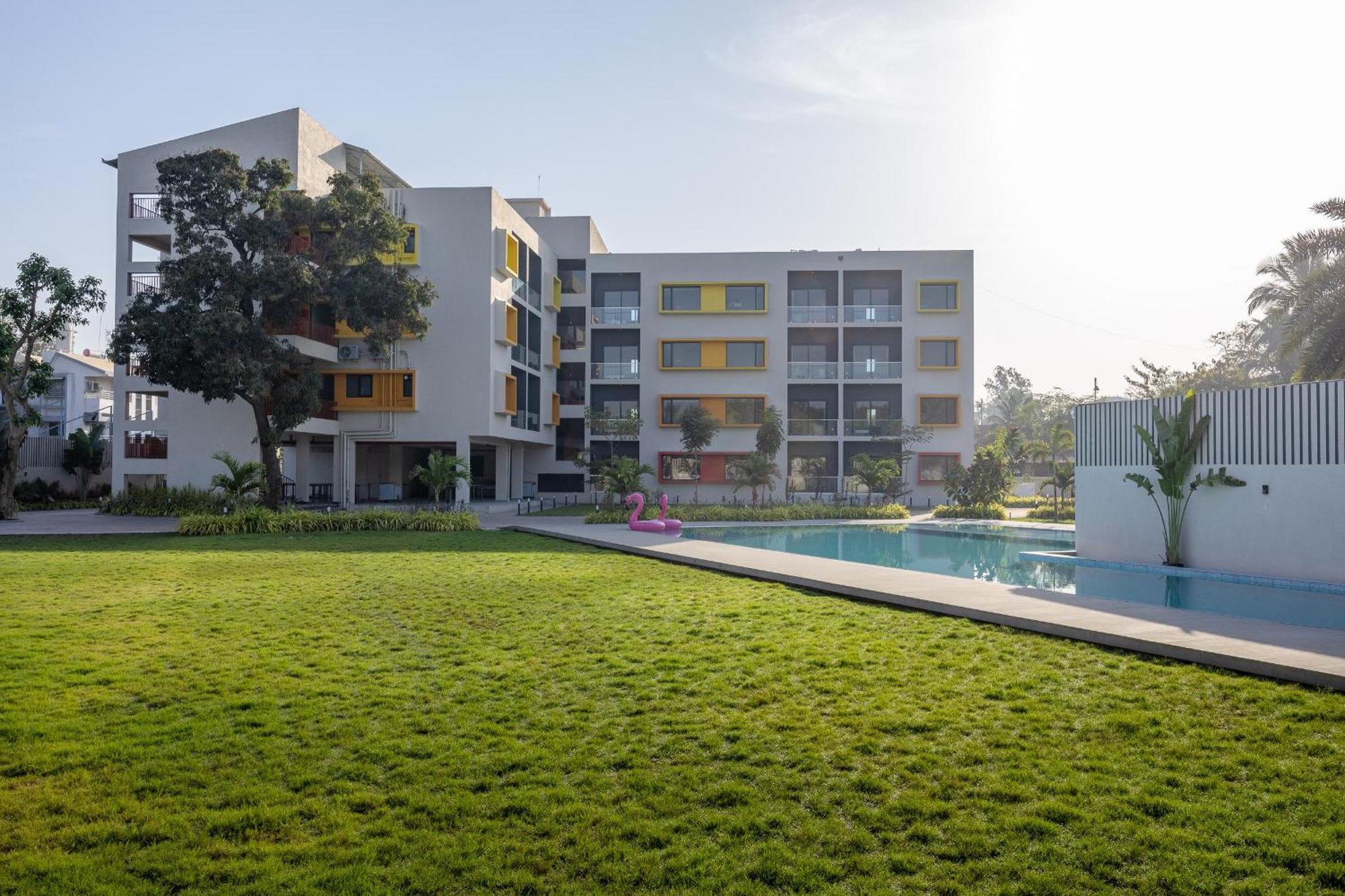 Saavi Suites Daman Exterior photo