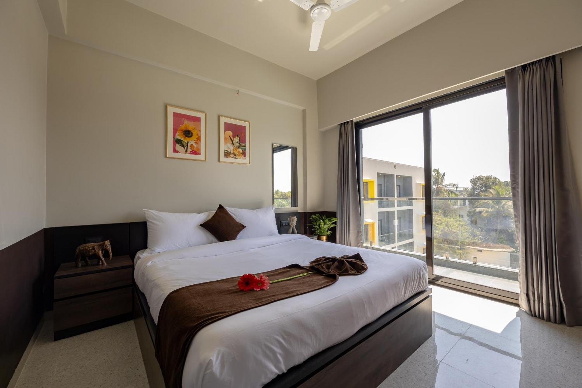 Saavi Suites Daman Exterior photo