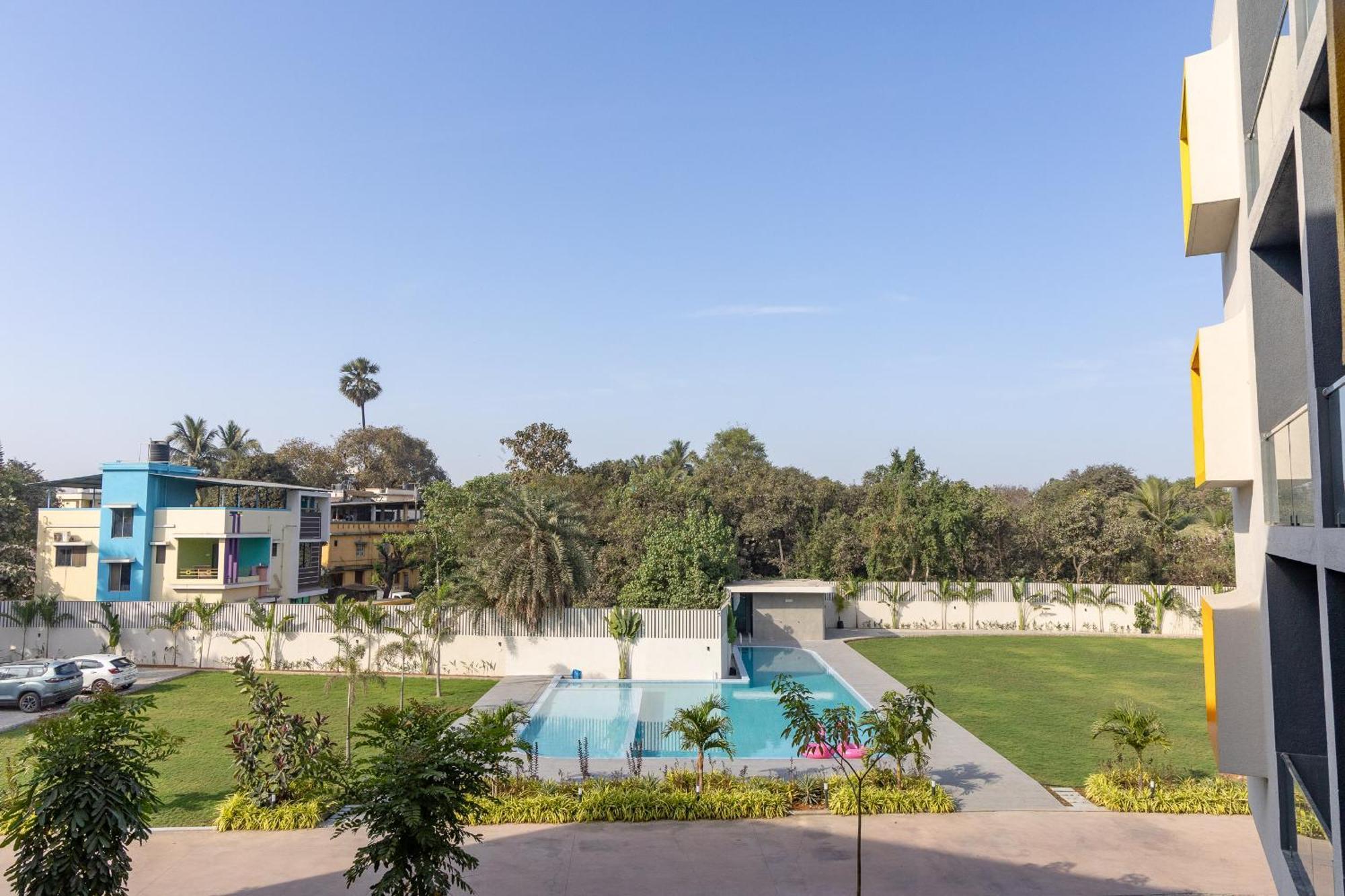 Saavi Suites Daman Exterior photo