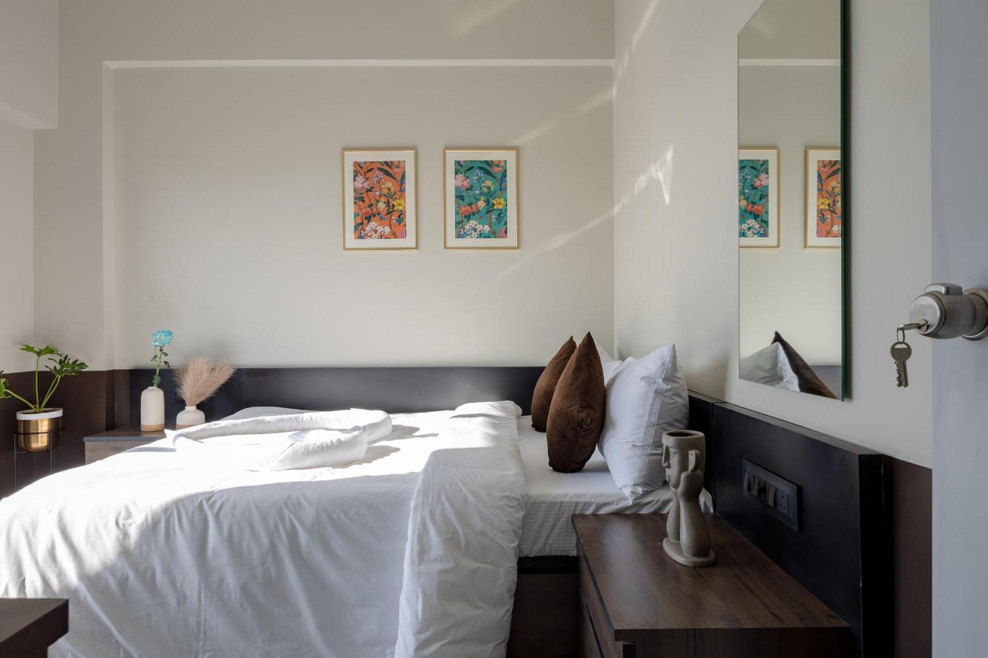 Saavi Suites Daman Exterior photo