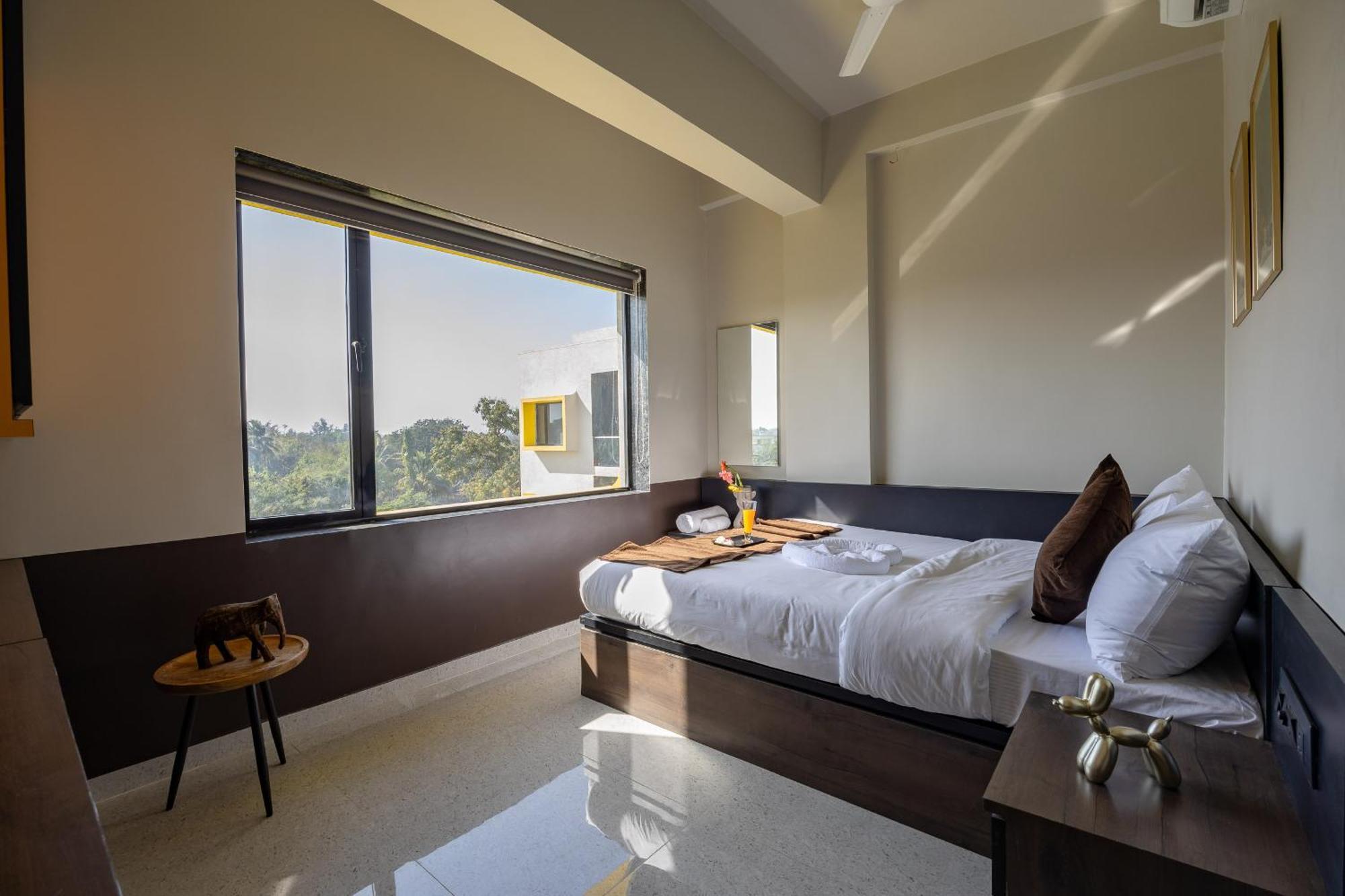 Saavi Suites Daman Exterior photo