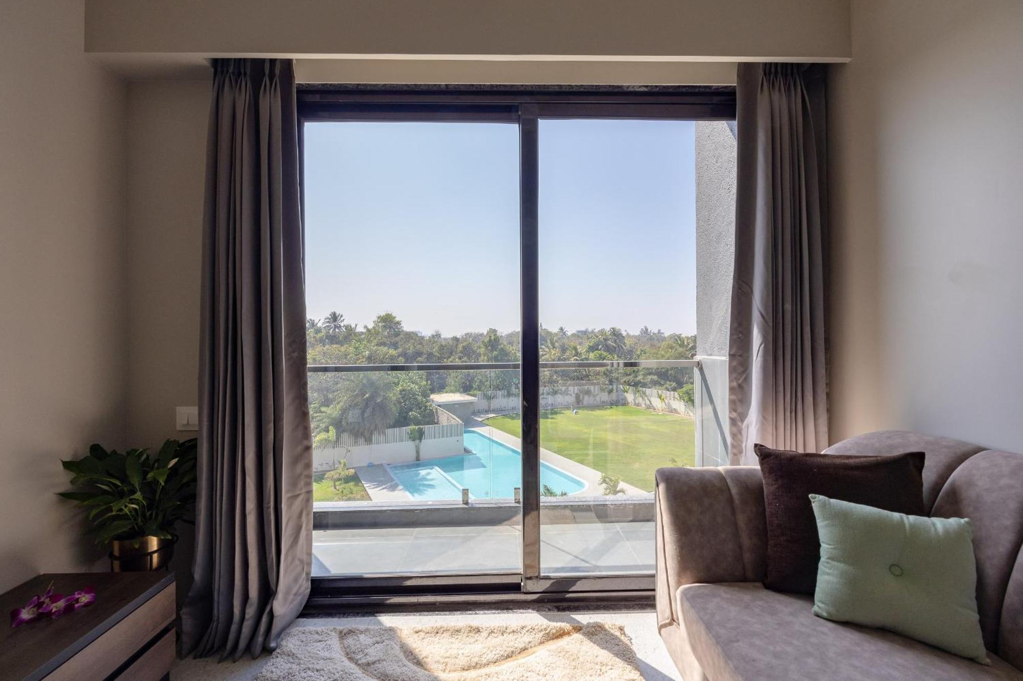 Saavi Suites Daman Exterior photo