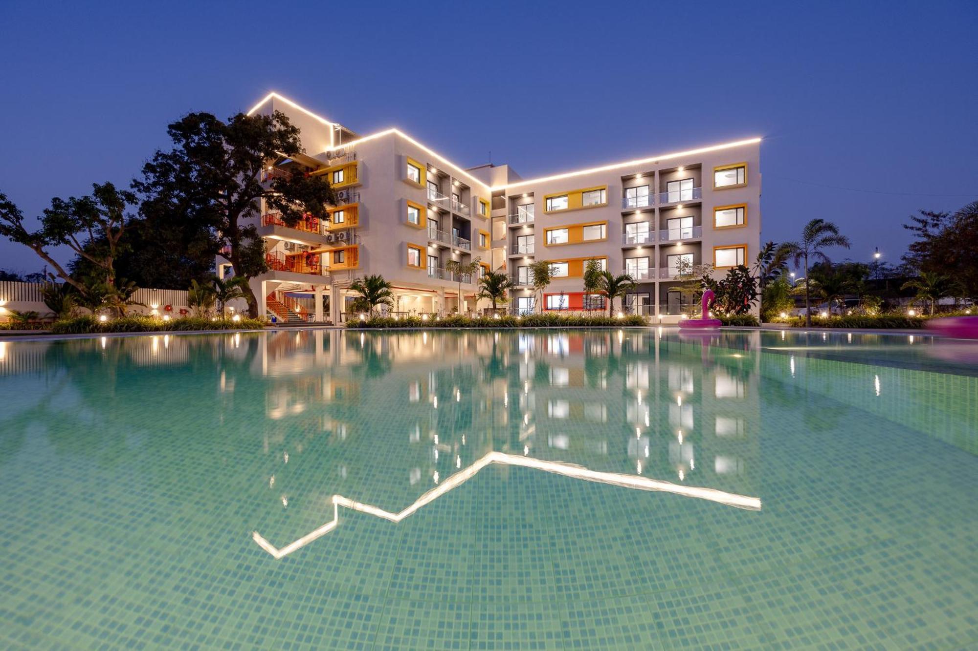 Saavi Suites Daman Exterior photo