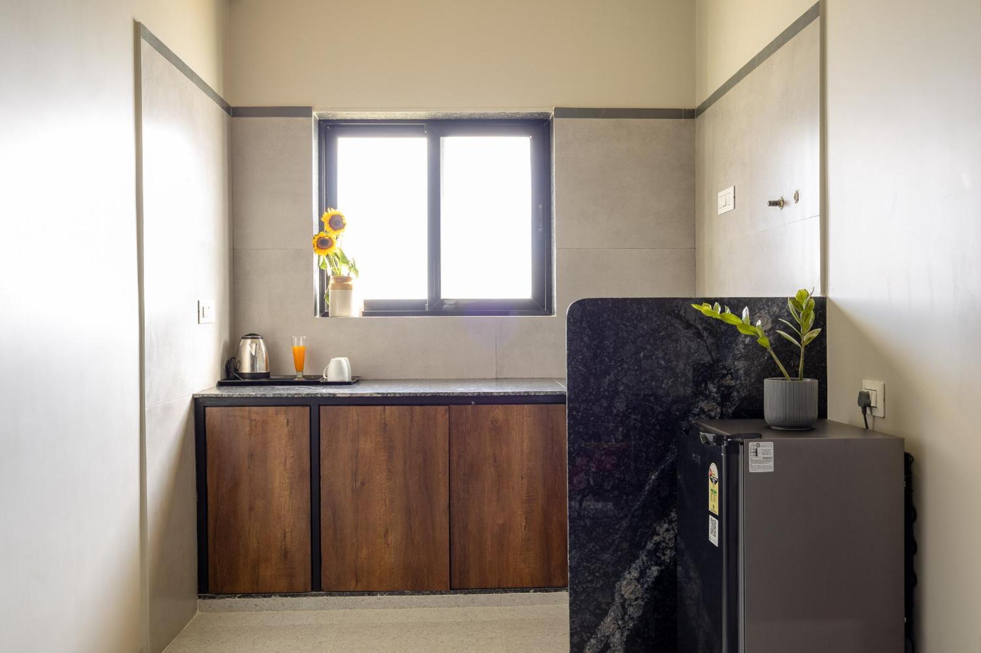 Saavi Suites Daman Exterior photo