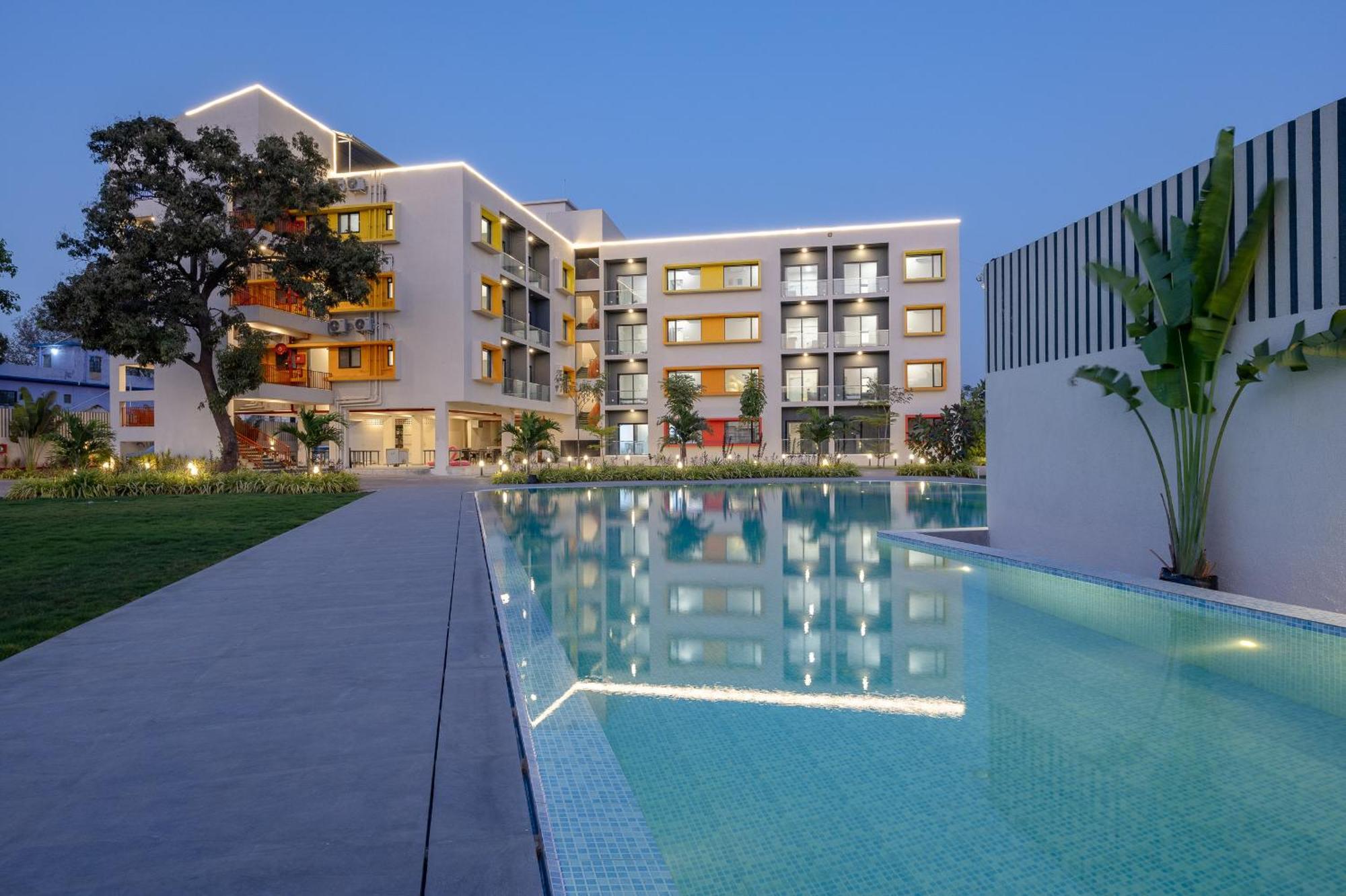 Saavi Suites Daman Exterior photo